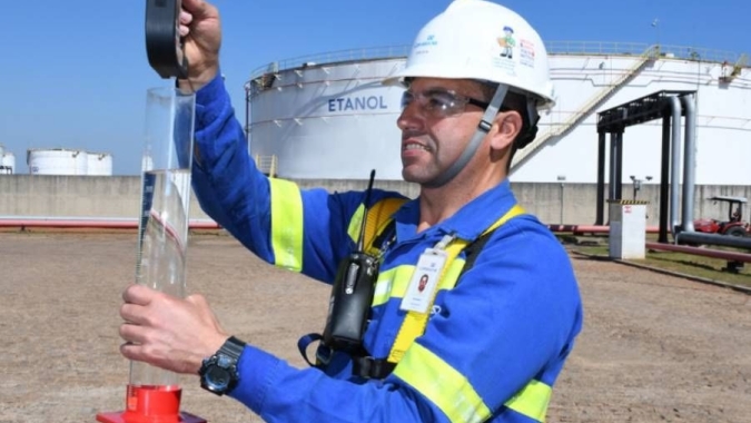 Etanol brasileiro ganha o mundo a partir do Porto de Santos