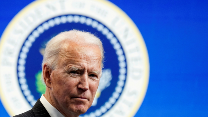 Biden proibirá investimento em 59 empresas chinesas de defesa e tecnologia