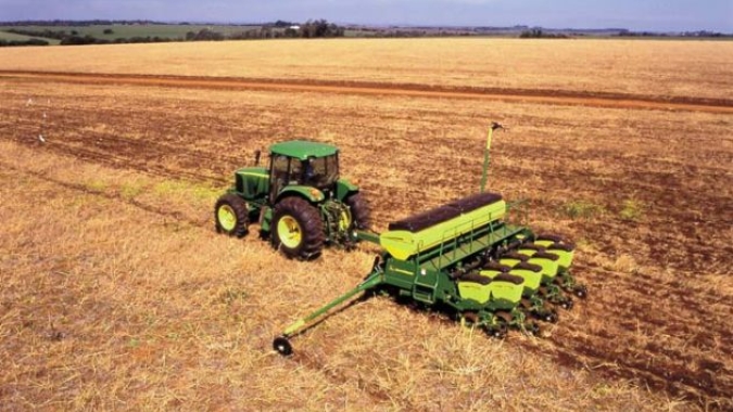 Plantio da soja chega a 86,33% no BR, mas avanço perdeu força na última semana, relata Pátria Agro