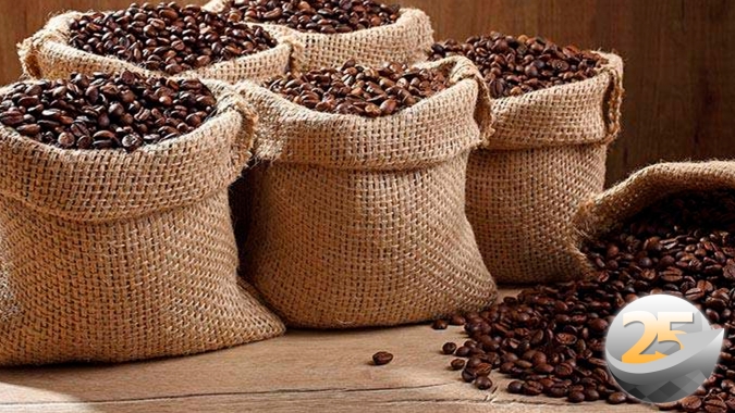 Café: Mercado sobe mais de 2% e Rabobank destaca preocupação com logística e fertilizantes, apesar de melhora nas lavouras do BR