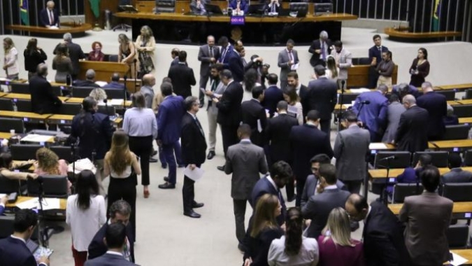 Câmara aprova relatório da MP do Licenciamento Ambiental e texto segue para decisão final no Senado