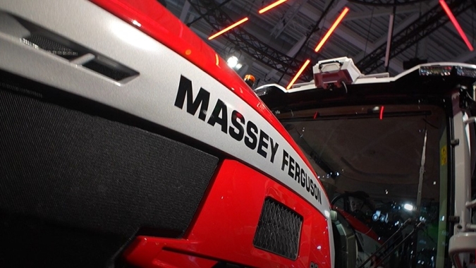 Conhecemos na Agritechinica o trator 9S da Massey Ferguson