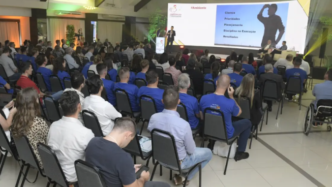 Conbrasfran 2026 reúne setor avícola para debater inovação e produção de carne de frango