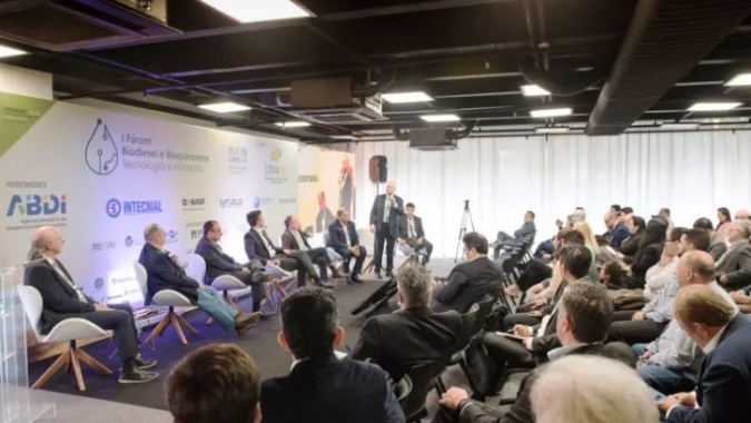 Biodiesel avança no debate da transição energética e ganha força como motor da industrialização do agro na Fenagra 2026