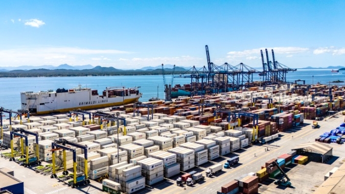 Porto de Paranaguá amplia liderança nas exportações de frango e concentra quase metade do embarque nacional
