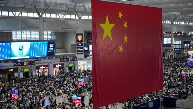 Crescimento do setor de serviços da China atinge menor nível em 6 meses em dezembro, mostra PMI privado