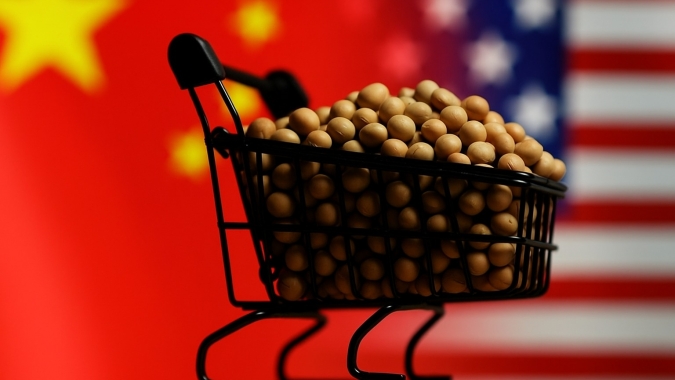 China supera compras de soja dos EUA em 10 milhões de t, mas logo deve voltar a focar no Brasil