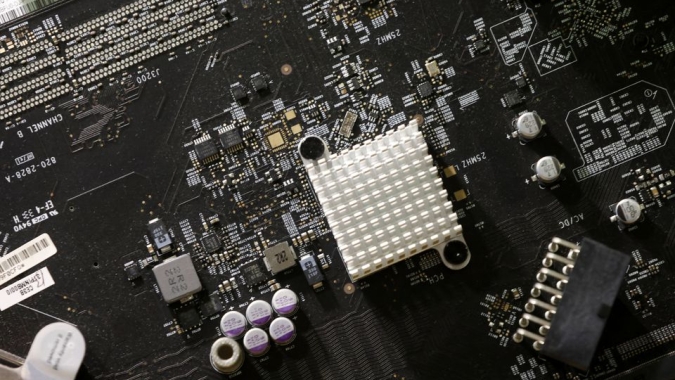 Fabricantes de chips comemoram queda do excesso de oferta, mas recuperação da demanda é lenta