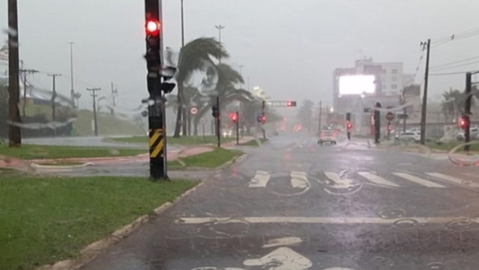 Frente fria leva chuva ao Centro-Oeste e ameniza calor em parte da região