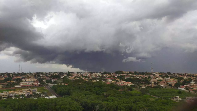 Chuva se concentra no extremo Norte, enquanto ar seco avança sobre parte da Amazônia
