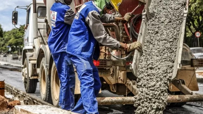 Venda de cimento em setembro sobe 10,4% sobre um ano antes e setor eleva projeção para o ano