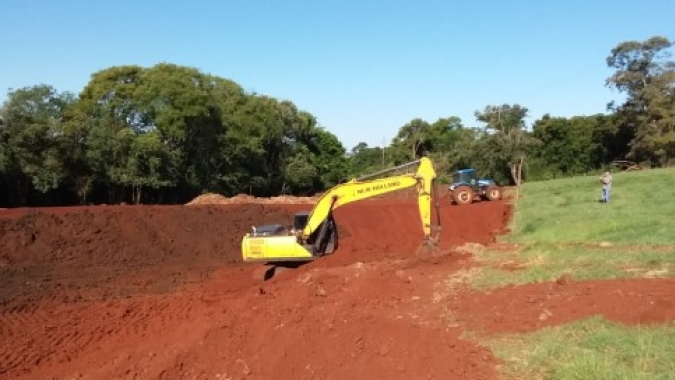 Para mitigar efeitos da estiagem, agricultores de Alegria/RS são beneficiados com construção de açudes