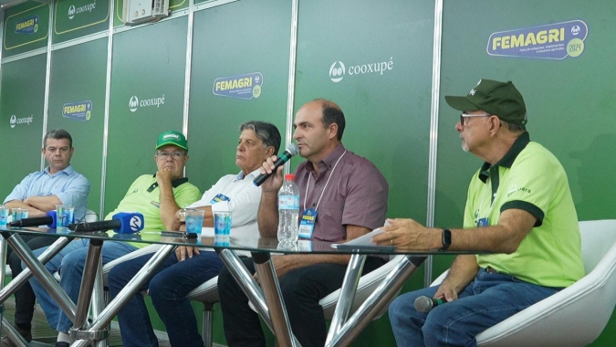 Cooxupé: Safra 24 será 7% maior, momento é positivo para o produtor, mas logística ainda traz preocupação