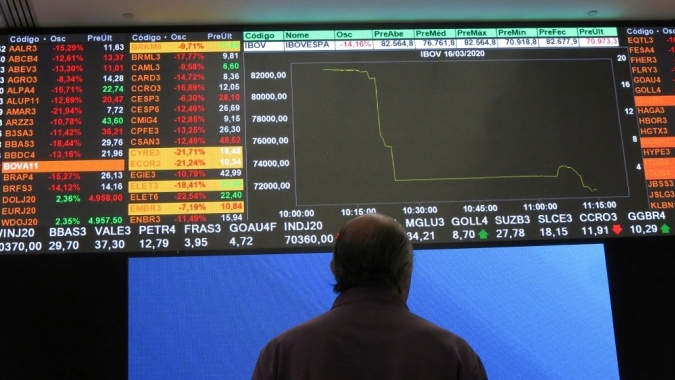 Fundos e especuladores diminuem posições compradas no açúcar, segundo CFTC