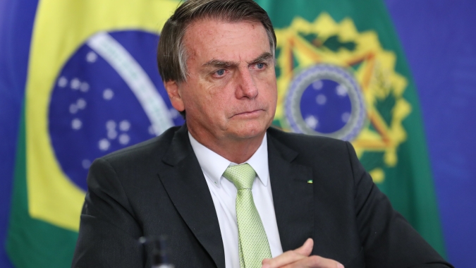 Bolsonaro comemora queda em desmatamento nos últimos 6 meses e diz que continuará trabalho