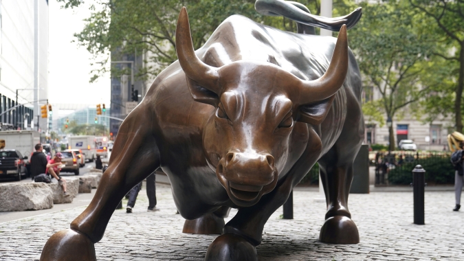 Dow Jones e S&P 500 fecham em máximas recordes com fortes dados econômicos