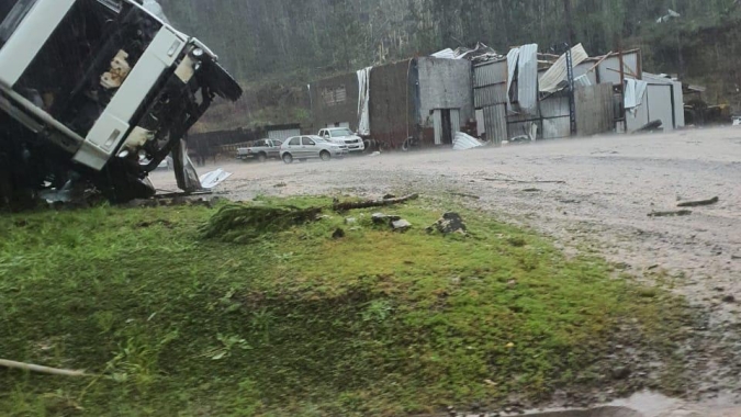Sobe para 31 o número de municípios atingidos por eventos climáticos em SC na sexta-feira