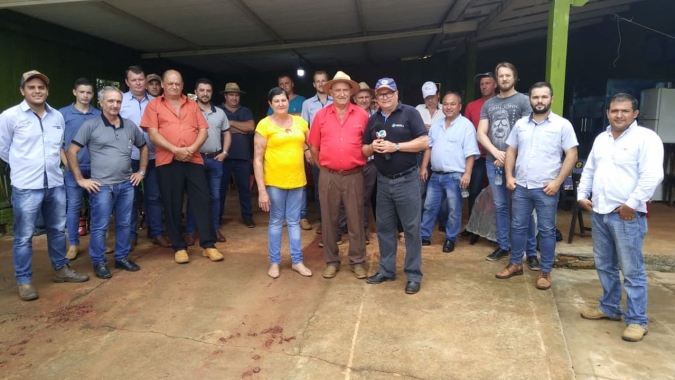 Churrasco de costelão pra lembrar o começo difícil e a vitória dos produtores brasileiros no Paraguai