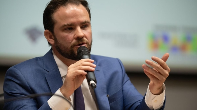 Se confirmado tarifaço dos EUA, governo avaliará setores afetados e atuará com compromisso fiscal, diz Durigan