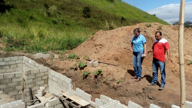 Emater-MG orienta produtor no tratamento adequado de dejetos suínos em Itabirinha