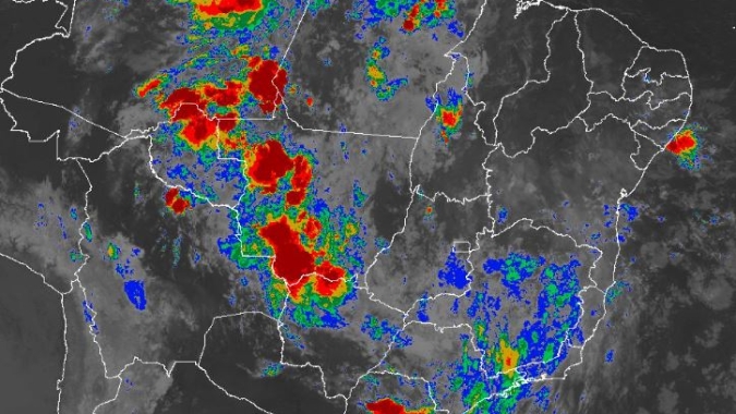 Áreas de instabilidade continuam influenciando chuvas intensas por todo o Brasil nesta 2ª feira