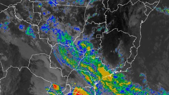 Áreas de instabilidade continuam favorecendo chuvas no Brasil Central neste início de semana
