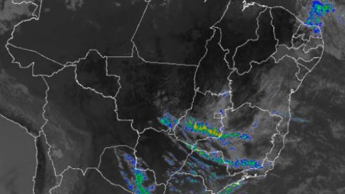 Apesar do aumento de nuvens, final de semana será de tempo muito seco em todo o Brasil