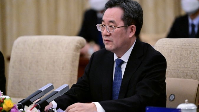 China não busca superávit comercial mas está disposta a equilibrar o comércio, afirma vice-premiê