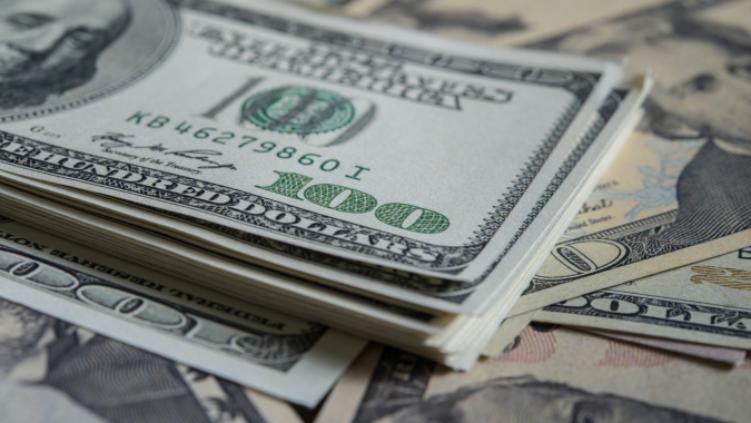 Dólar cai pela terceira sessão consecutiva em dia positivo para ações no Brasil