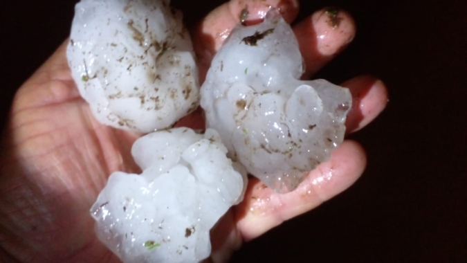 Municípios do Rio Grande do Sul registram inundações, forte ventania e chuva de granizo