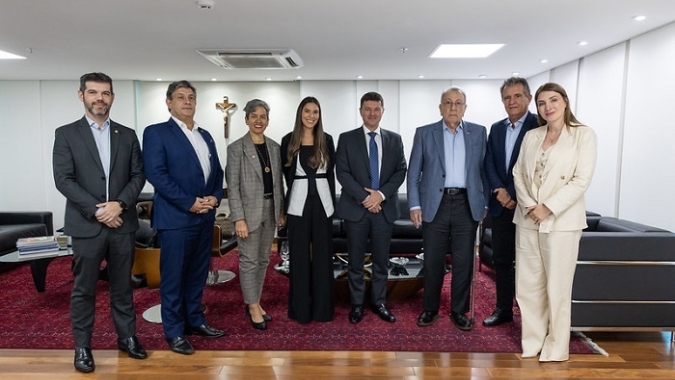 Presidente da CNA se reúne com associação de irrigantes