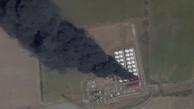 Drones ucranianos incendeiam depósito de petróleo em Rostov, na Rússia, diz governador