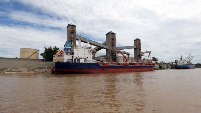 Argentina fecha terminais portuários em Timbués/Santa Fé, e puxa complexo soja na CBOT