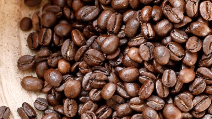 Café: NY abre semana com desvalorização, enquanto Londres sobe apoiado na redução de oferta do Vietnã