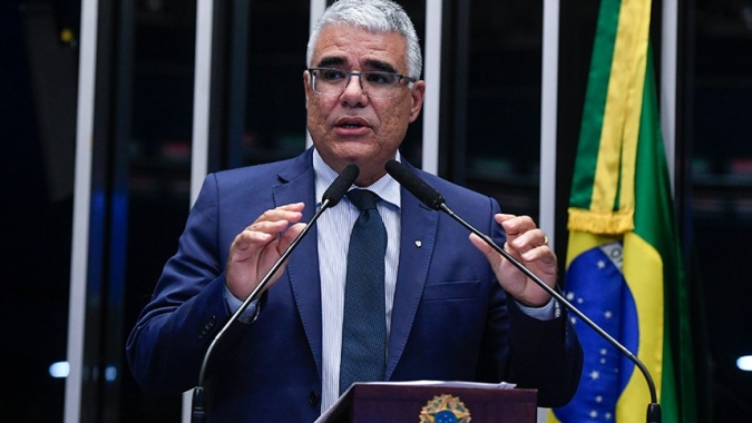 Eduardo Girão oficializa candidatura à presidência do Senado