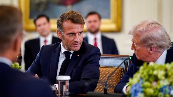 Trump compartilha mensagem de Macron oferecendo cúpula do G7