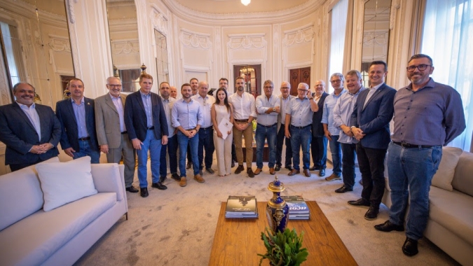 Entidades e governo estadual debatem estratégias de apoio aos produtores gaúchos