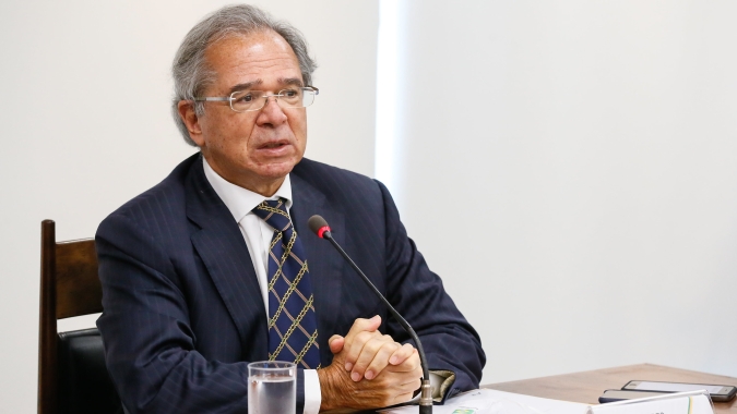 Brasil está de pé e não houve desorganização da economia, diz Guedes