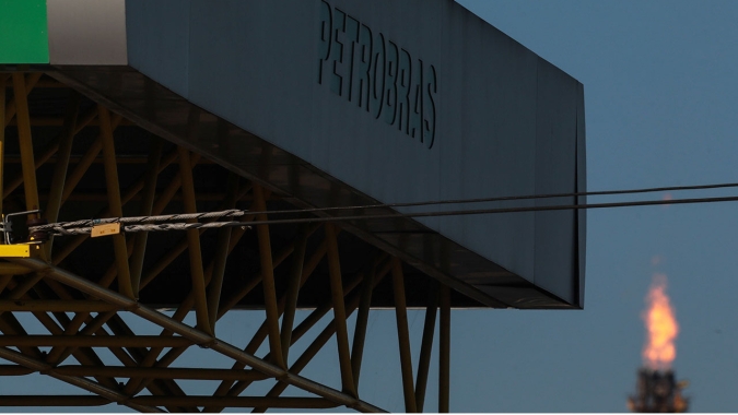 Petrobras diz que sacará US$ 8 bilhões em linha de crédito compromissada