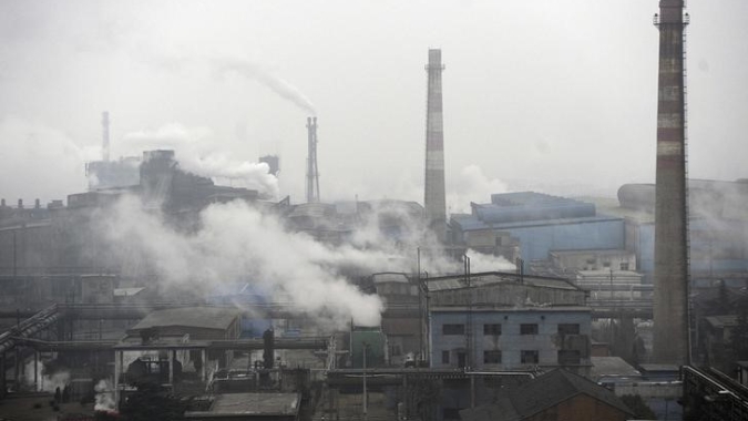 Cidades do noroeste da China param indústrias pesadas em tentativa de reduzir poluição
