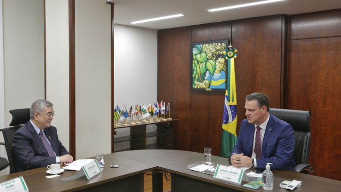 Fávaro e representantes de empresa chinesa buscam parceria no setor agrícola