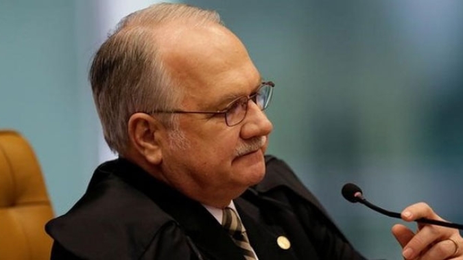 Às vésperas do 7 de Setembro, Fachin suspende decretos de armas de Bolsonaro e cita risco de violência política