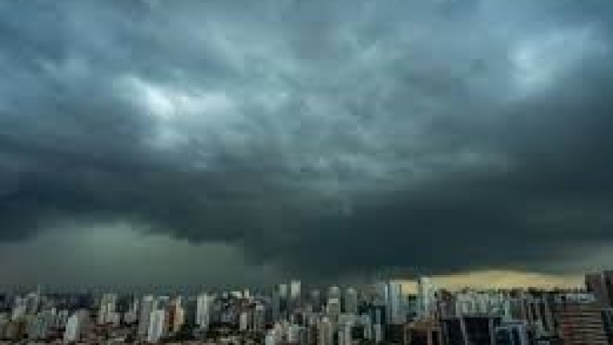 Massa de ar frio derruba temperaturas no Sudeste e mantém tempo seco nos próximos dias