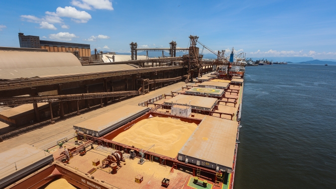 Anec eleva projeções de embarques de soja, farelo e milho do Brasil em agosto