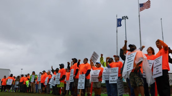 Greve nos portos dos EUA apoiada pela Casa Branca