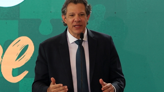 Haddad vê relação "muito difícil" com mercado financeiro