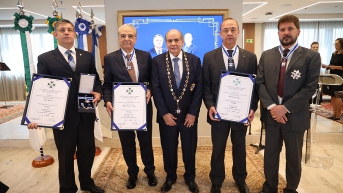 Presidente da CNA recebe homenagem na CNC