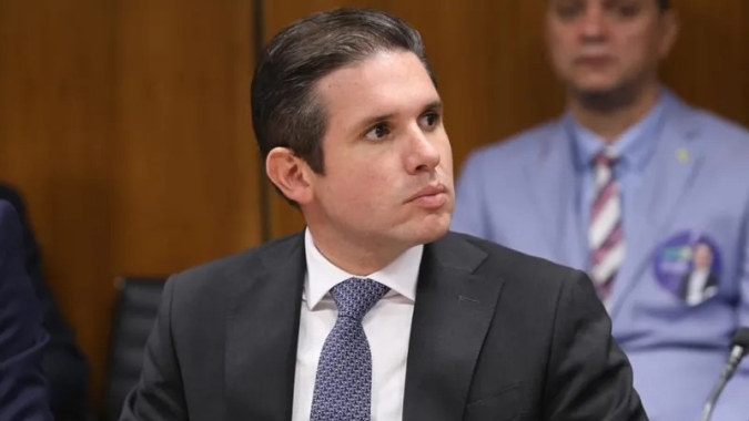 Na CNN: Hugo pediu a Vorcaro empréstimo do Master à empresa de cunhada, diz jornal