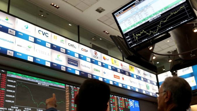 Ibovespa tem estabilidade à espera de pacote fiscal do governo