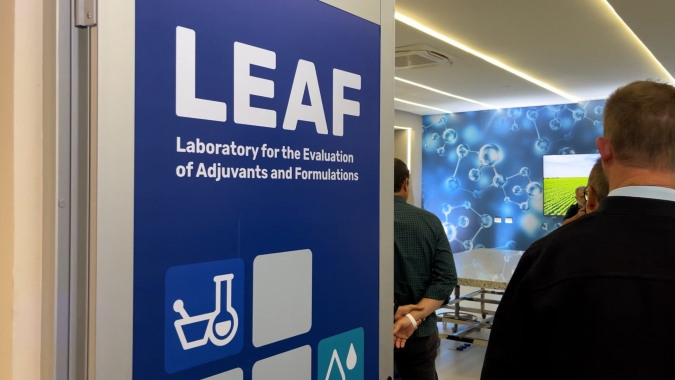 Rizobacter inaugura Laboratório de Avaliação de Adjuvantes e Formulações Agrícolas - LEAF
